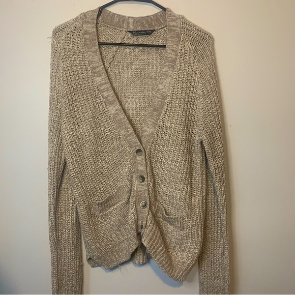 LIGHT BEIGE KNITT LONG SLEEVE SWEATER FALL SIZE MEDIUM VNECK BUTTON UP CARDIGAN - Picture 6 of 9